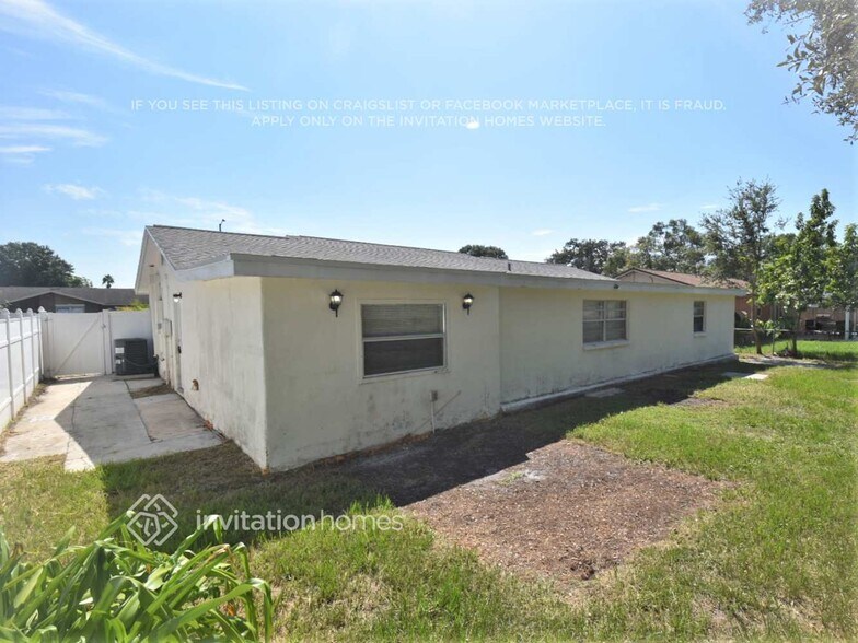 Building Photo - 8261 Greenleaf Cir