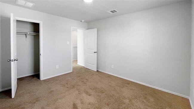 Building Photo - 112 Skipping Stone Ln