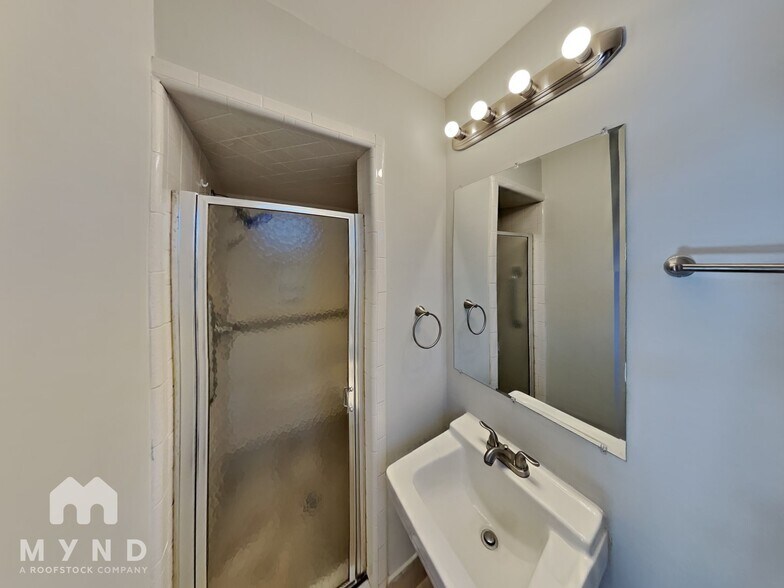 Building Photo - 1201 Manchester Ln