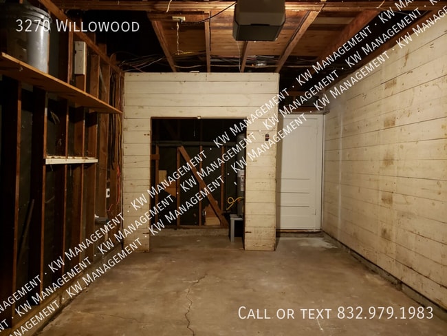 Building Photo - 3270 Willowood-