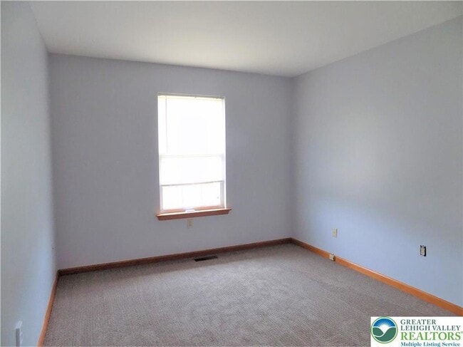 Building Photo - 2733 Victoria Ln