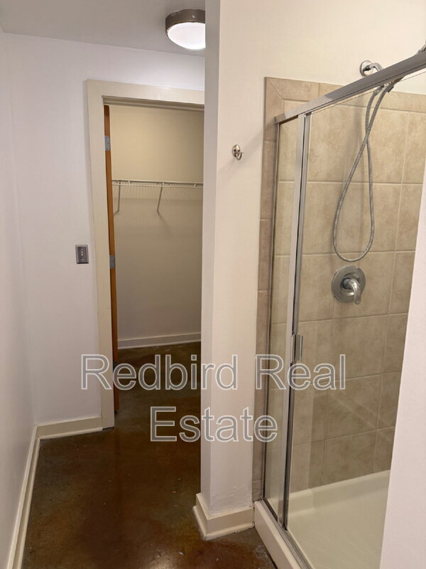 Building Photo - 1803 Broadway