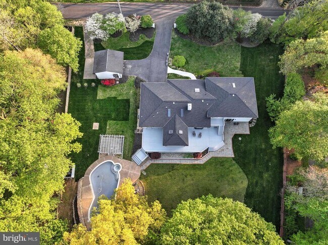 Building Photo - 317 Springvale Rd