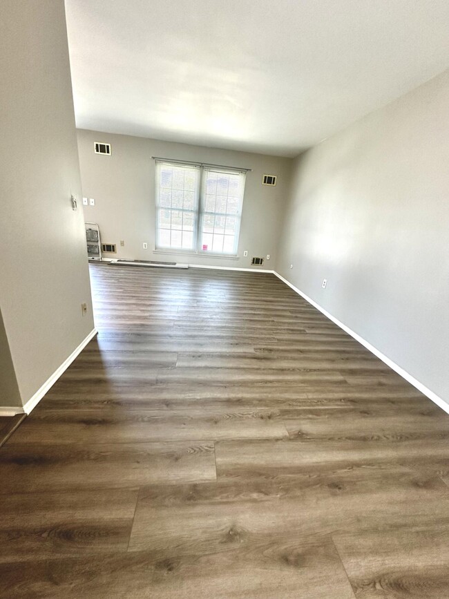 Building Photo - 28426 Longmeadow Ln