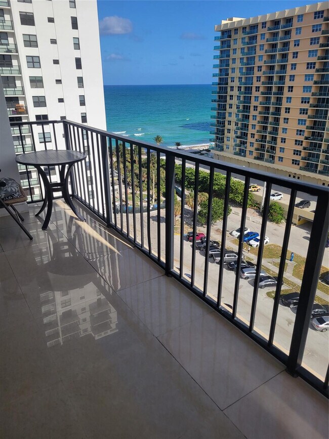 Building Photo - 2401 S Ocean Dr