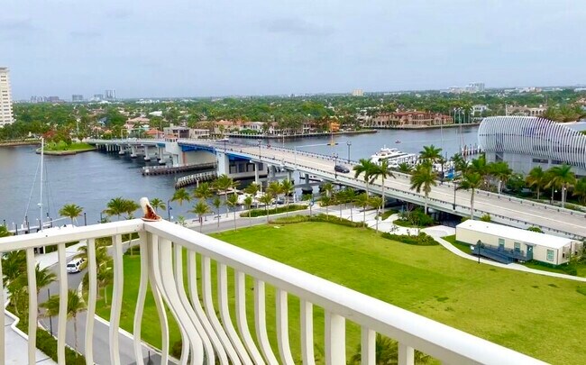 Building Photo - 1 Las Olas Cir