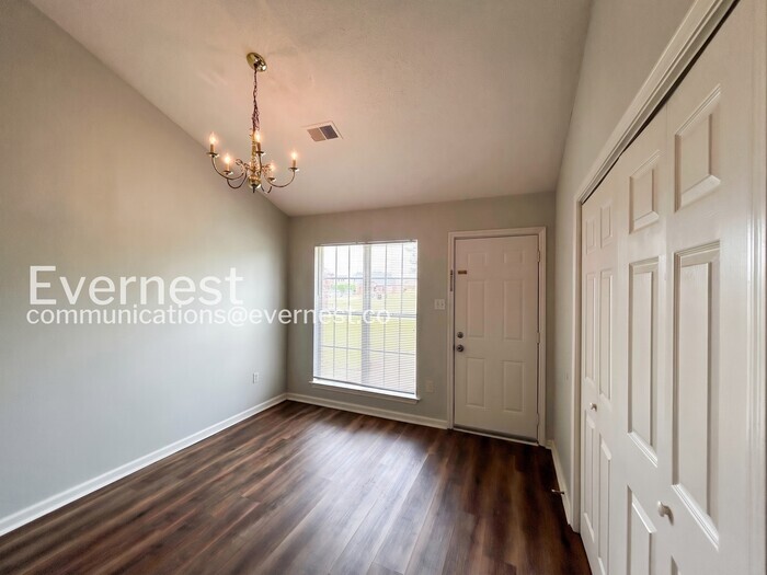 Building Photo - 9136 Kaitlyn Dr S