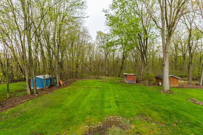 Building Photo - 33 Covered Wagon Trail