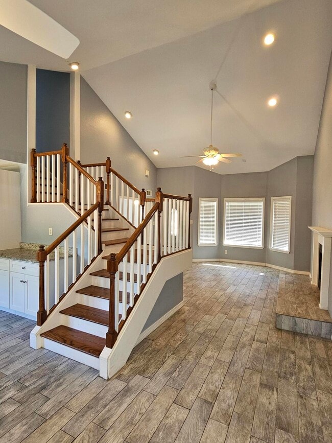 Building Photo - 1077 Woodlore Cir