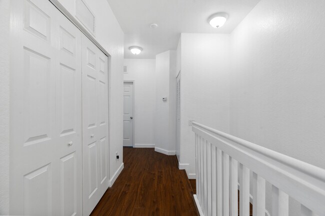 Building Photo - 8618 NW 113th Ct