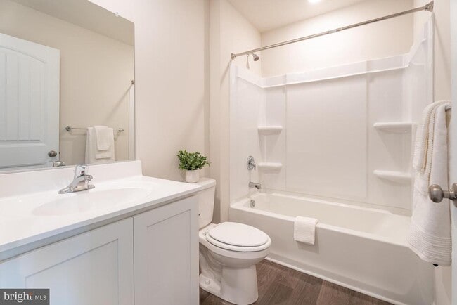 Building Photo - 846 Derwent Ln