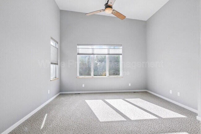 Building Photo - 1821 Blue Star Ln