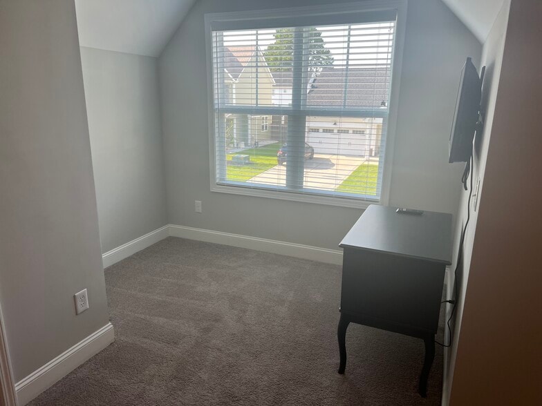 Primary bedroom nook/office - 1230 Big Field Dr