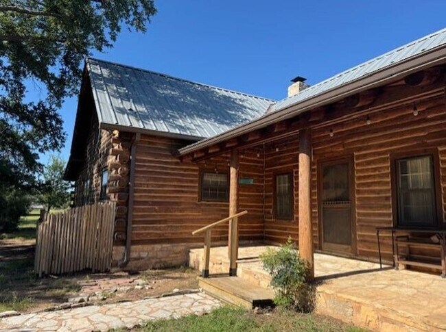 Building Photo - FOR LEASE!!!!!!!!!!