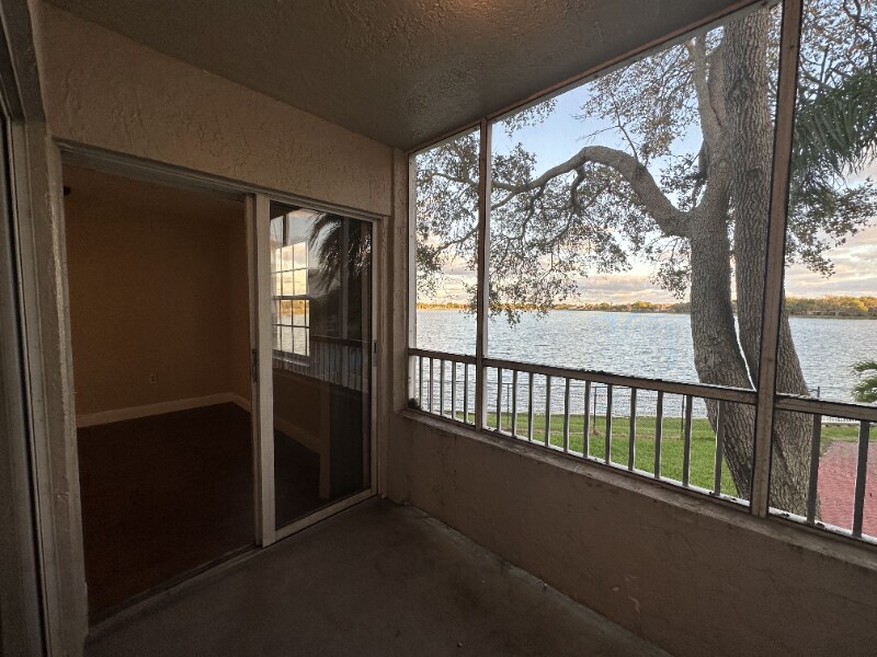 Building Photo - 2831 N Oakland Forest Dr
