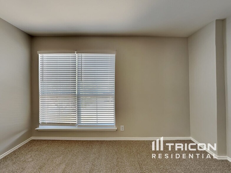 Building Photo - 6902 Shelbyville Ct