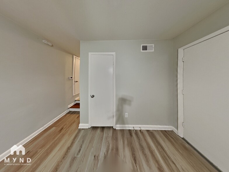 Building Photo - 4193 Deerland St