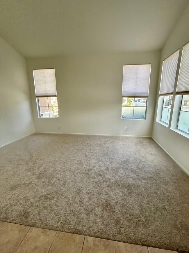 Building Photo - Enjoy this Resort Style Living