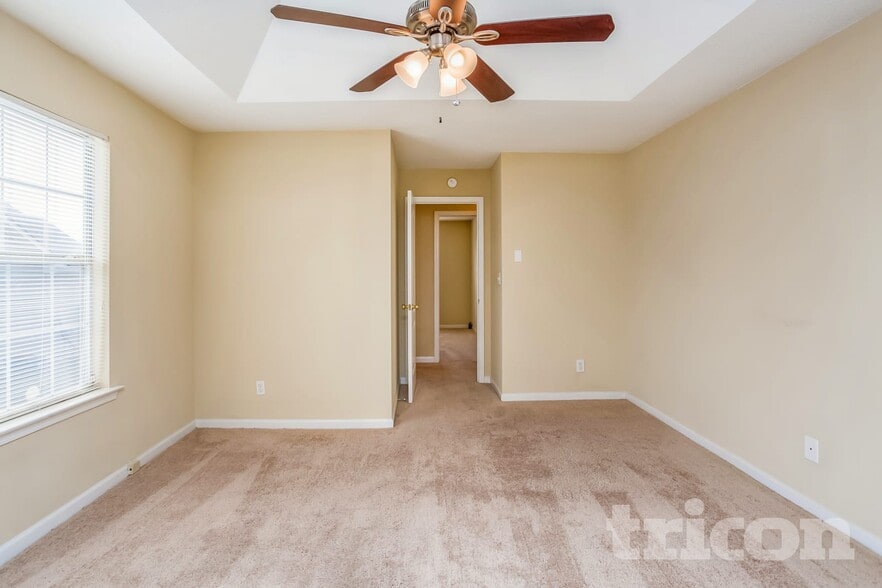 Building Photo - 653 Windy Way