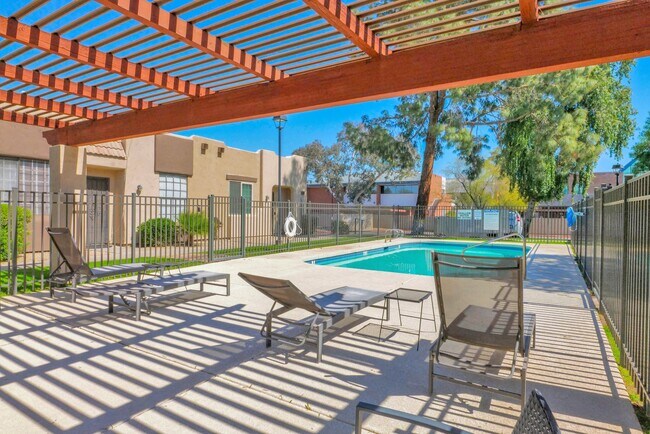 Pool - 1935 W Morten Ave