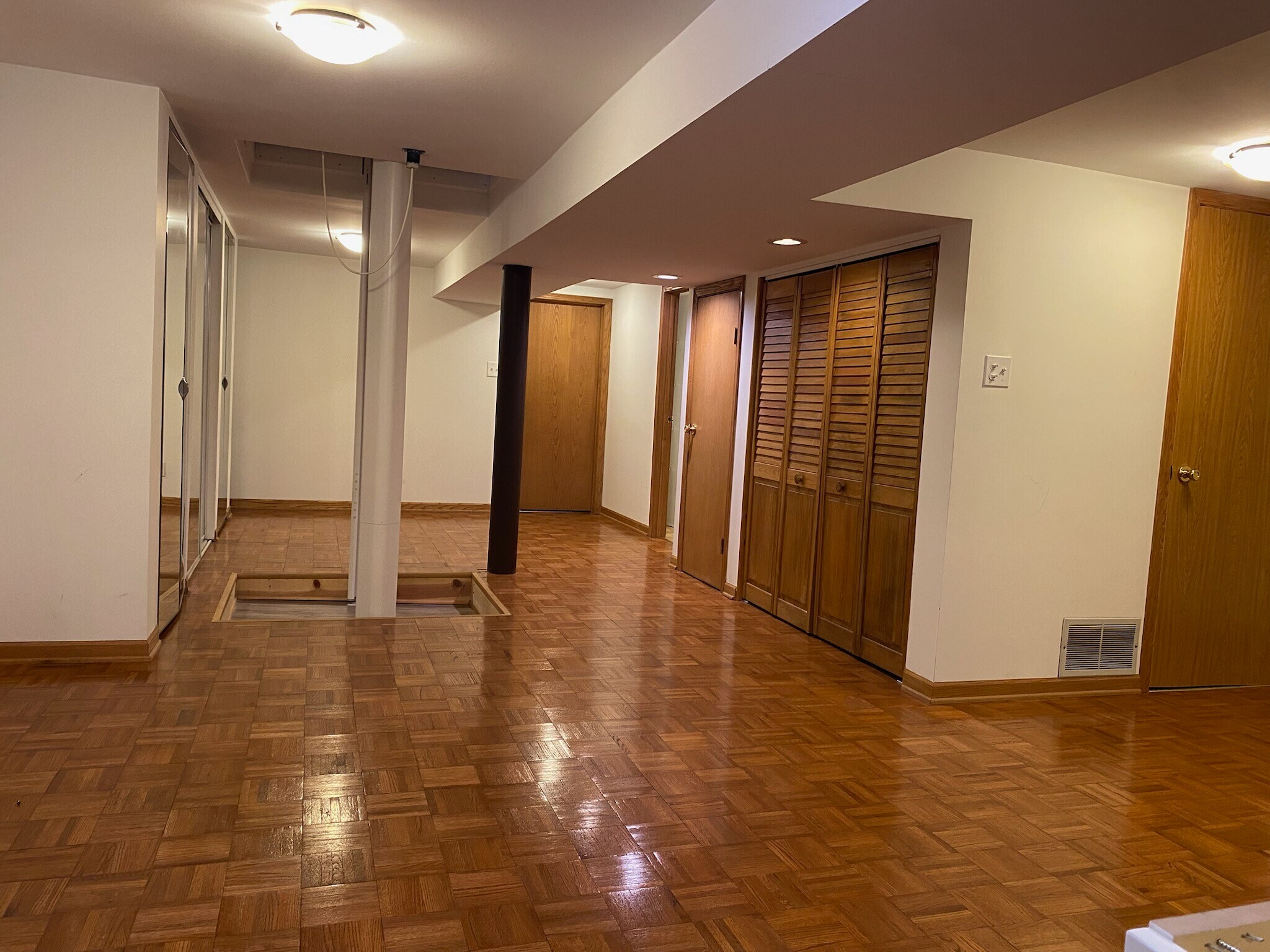 Building Photo - 3427 S Emerald Ave