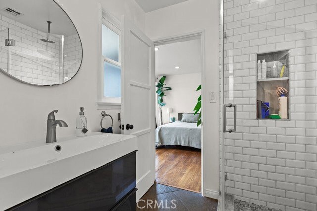 Building Photo - 2450 Bonnie Brae