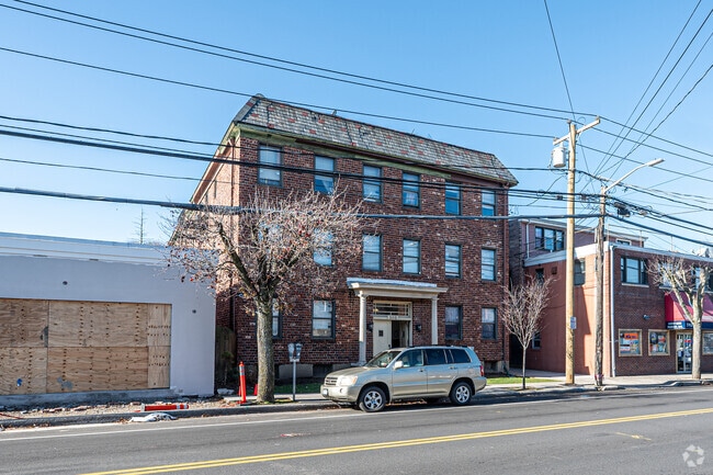 Building Photo - 203 Willis Ave