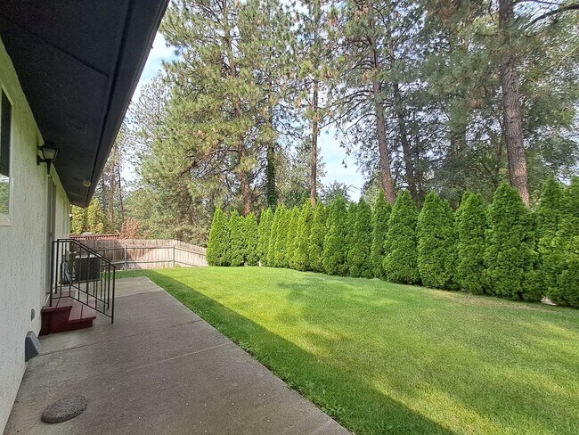 Building Photo - $3,200 -4 Bed / 3 Bath- Home with Fully Fe...