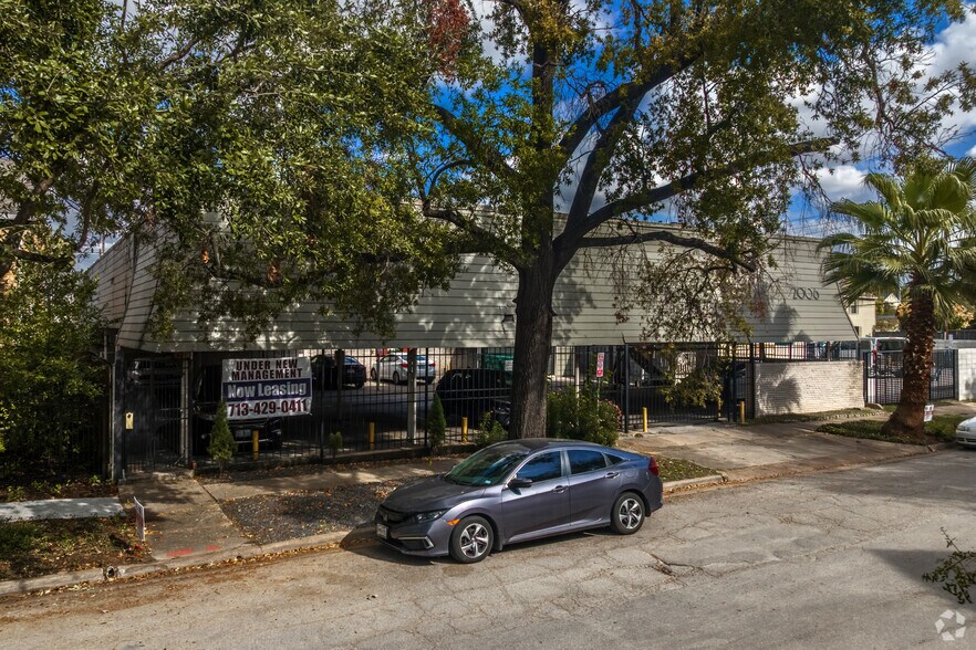 Primary Photo - 2006 Sul Ross St, HOUSTON, TX 77098