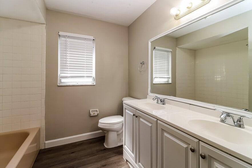 Building Photo - 2859 60th Ave S