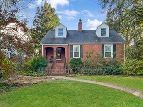 Building Photo - 111 W Hillcrest Dr