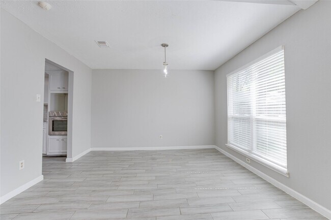 Building Photo - 128 N Deerfoot Cir