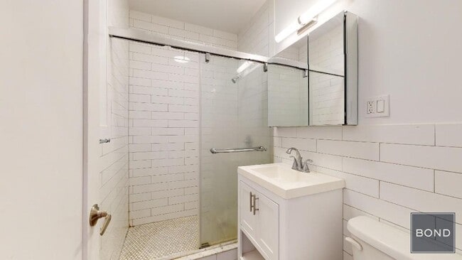Building Photo - 314 E 91st St