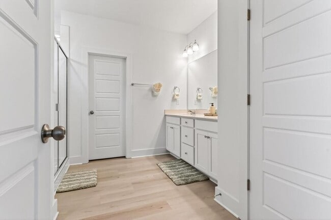 Building Photo - 163 Little Crk Dr