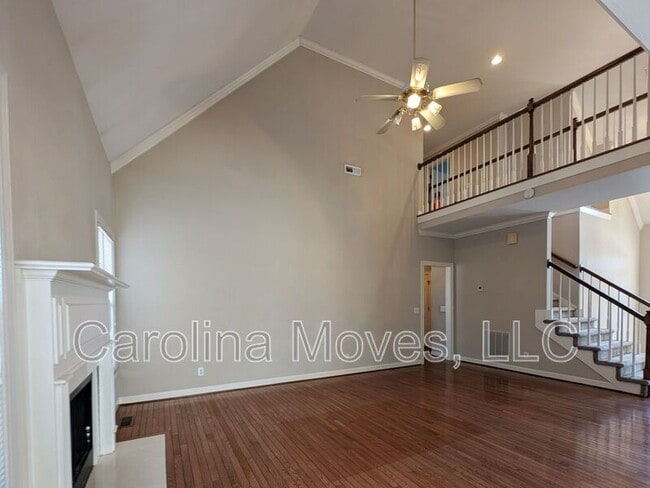 Building Photo - 33 Meadow Springs Ln