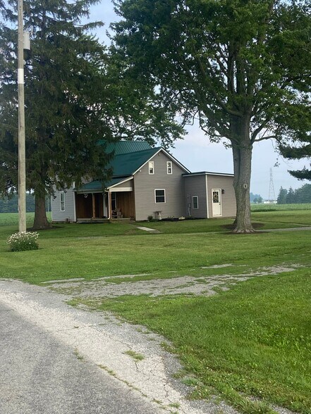 Building Photo - 5202 Township Rd 46