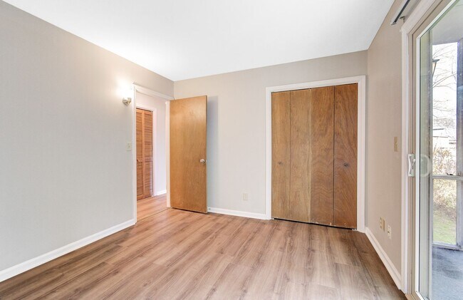 Building Photo - 1104 N Main St