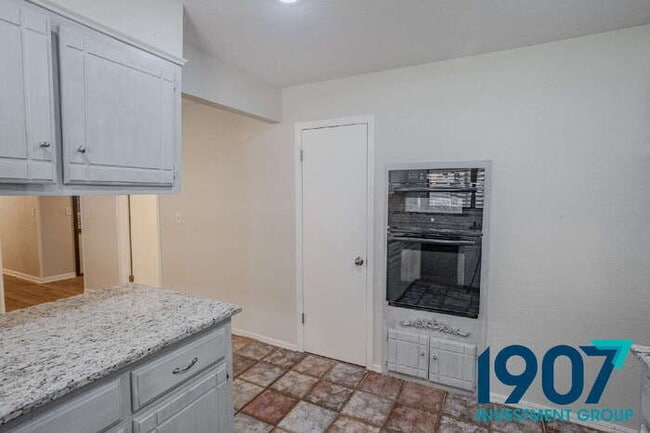 Building Photo - Charming Brick Home with Large Backyard in OKC! - Move In Now & Get 50% Off Your First Month's Rent!