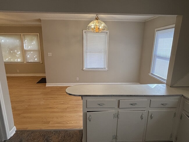 Building Photo - 2213 Franklin St