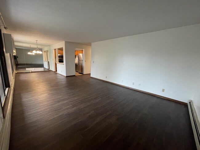 Building Photo - 5607 Green Cir Dr