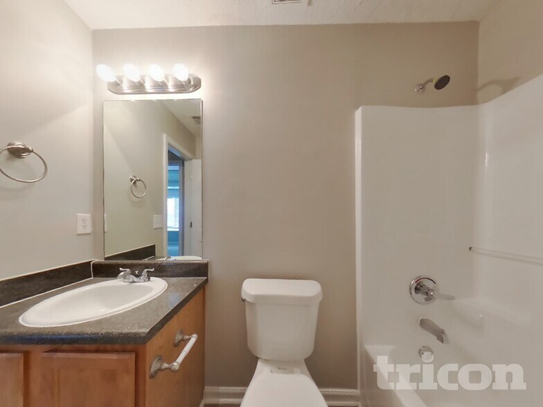 Building Photo - 816 Marcus Ln