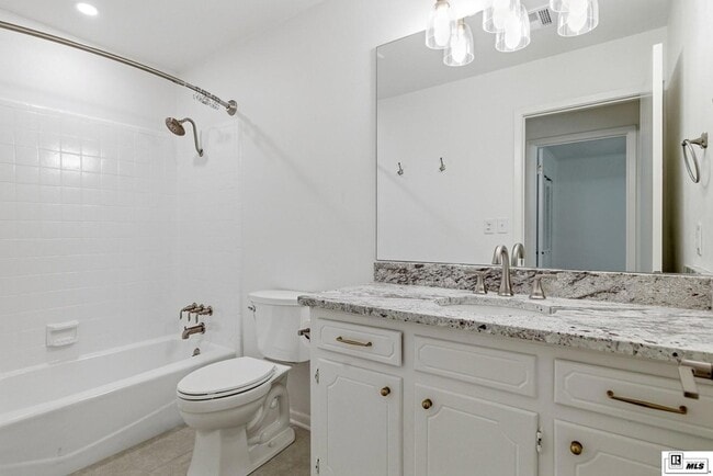 Building Photo - 203 Dupont Dr