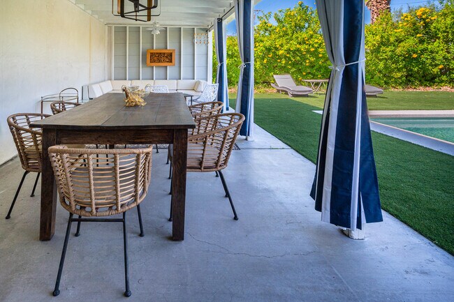 Building Photo - 2748 E Via Escuela