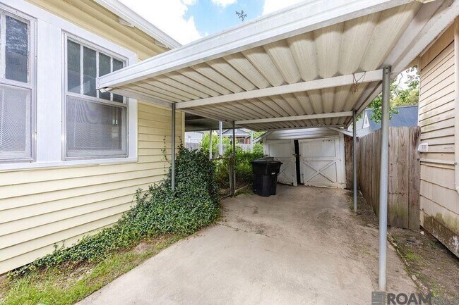 Building Photo - 219 Westmoreland Dr