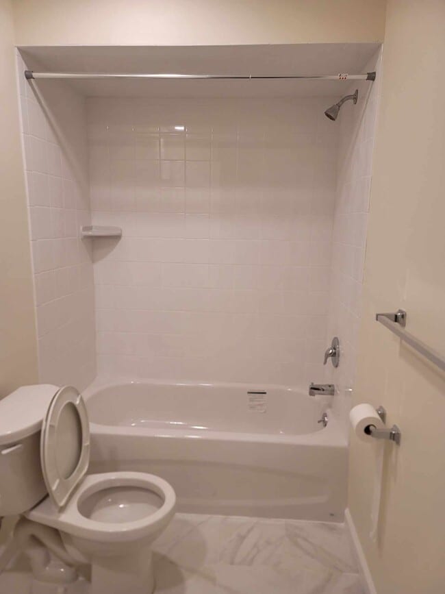 Building Photo - 27 Lear Ct