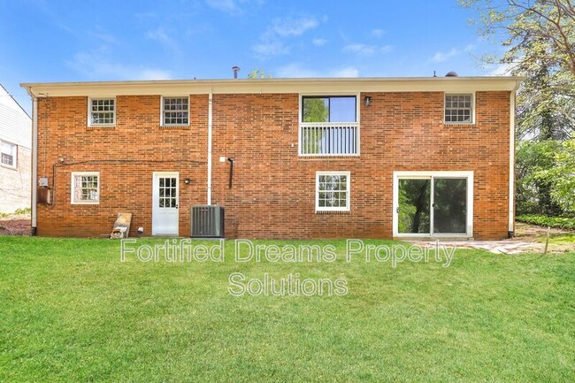Building Photo - 1101 Surry Dr