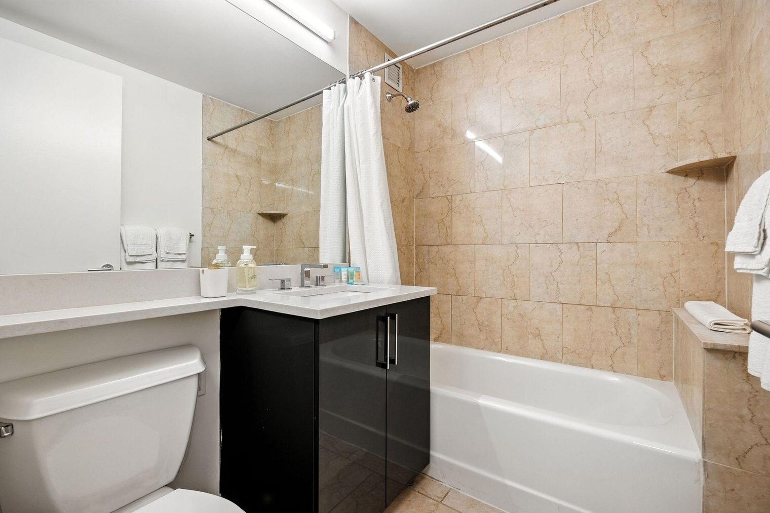 Building Photo - 10 Hanover Square