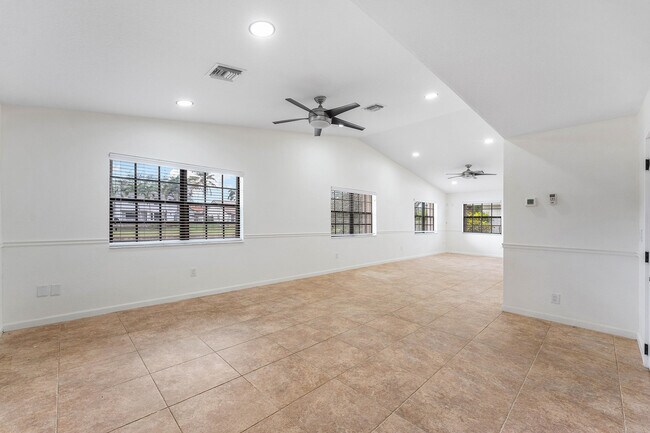 Building Photo - 1531 SW 102nd Terrace