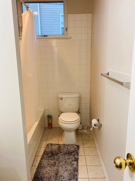 Building Photo - 1617 N Sydenham St