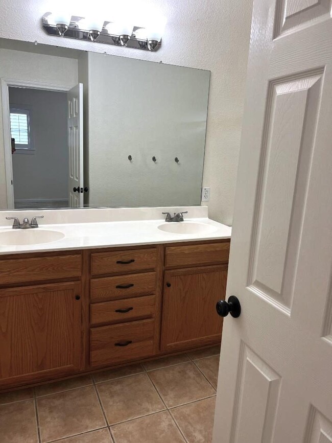 Building Photo - 730 Tatum Ave